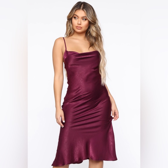 Fashionnova satin midi dress - Picture 3 of 4